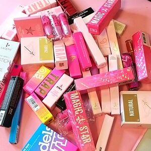 COPY - JEFREE STAR MAKEUP NEW ON BOXES